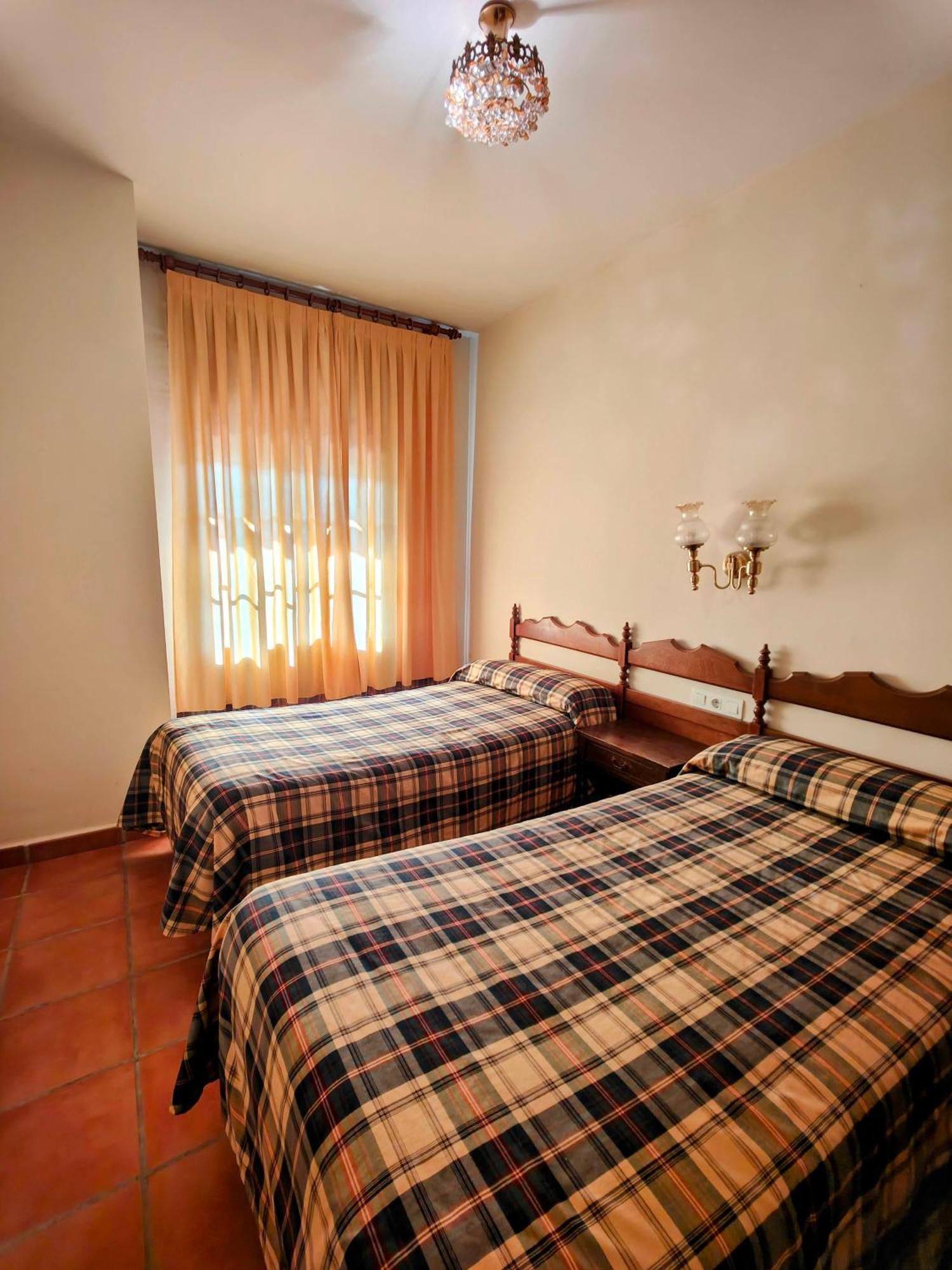 Hostal Montemayor Montemayor del Rio Extérieur photo
